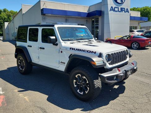 Used 2025 Jeep Wrangler Unlimited Rubicon AWD/4WD image 4