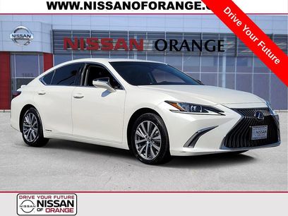 Used 2020 Lexus ES 300h w/ Accessory Package 2