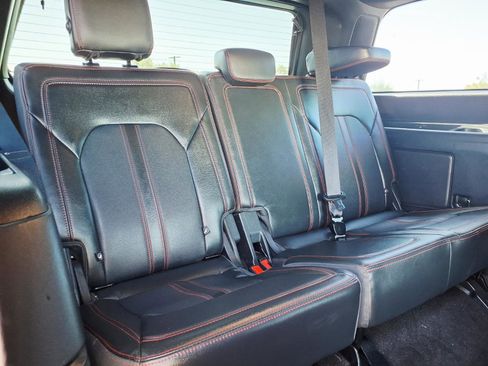 Used 2023 Ford Expedition Limited AWD/4WD image 16