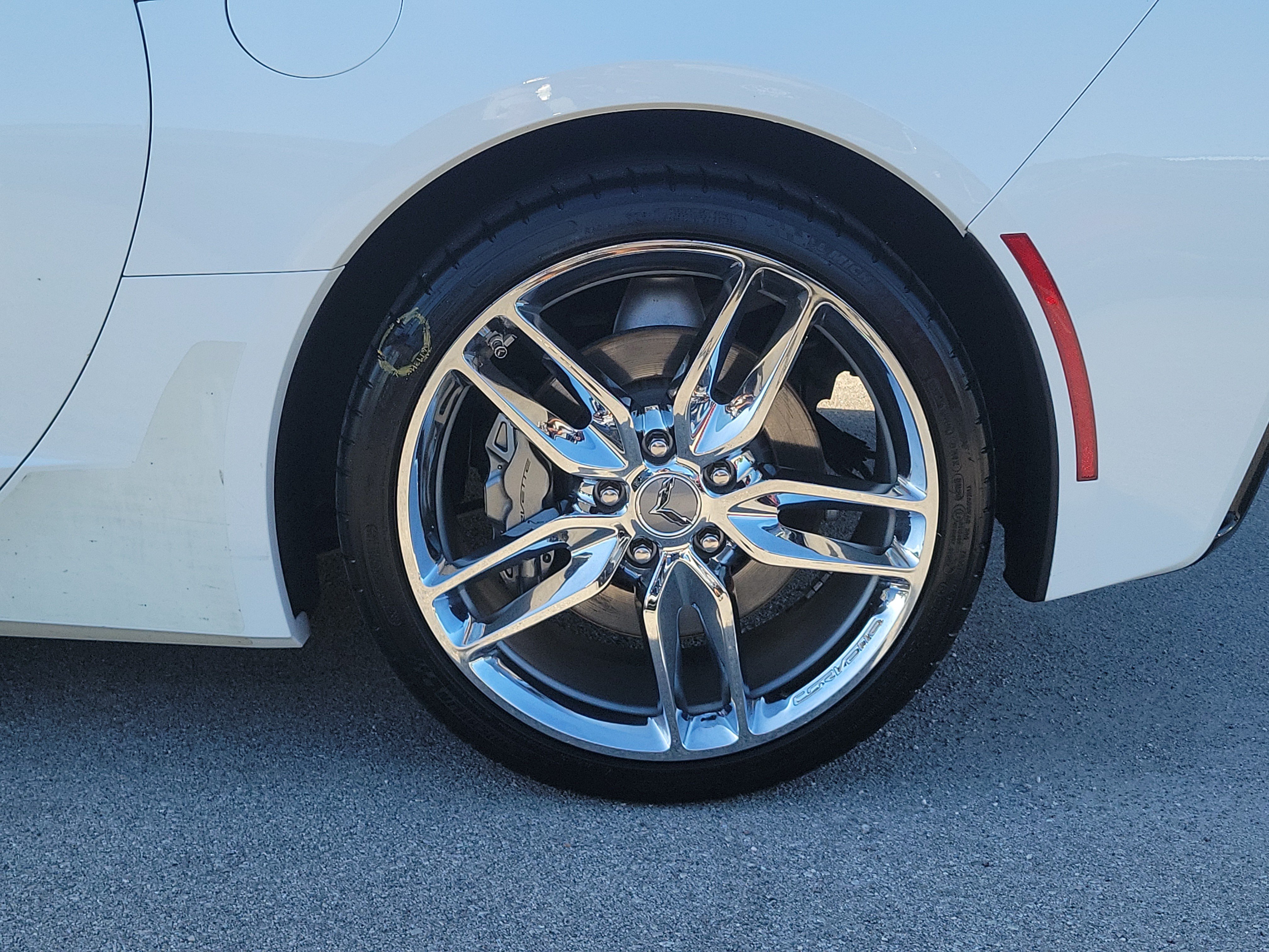 Used 2019 Chevrolet Corvette Stingray Coupe w/ 1LT RWD image 26