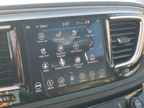 Used 2019 Chrysler Pacifica Limited image 22