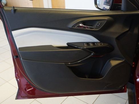 Certified 2025 Chevrolet Trax LT w/ LT Convenience Package image 22