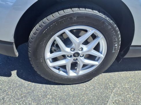 Used 2024 Ford Edge SEL image 9