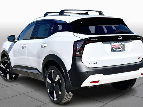 New 2026 Nissan Kicks SR w/ Cold Weather Package FWD image 7