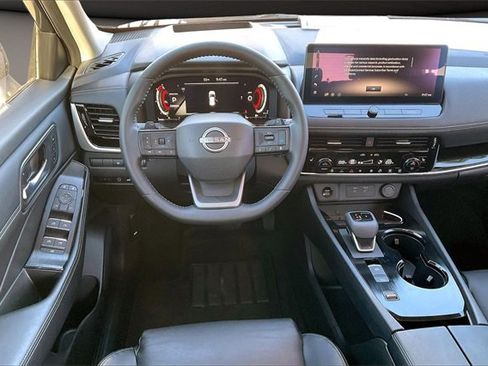 Certified 2025 Nissan Rogue SL w/ SL Premium Package image 5