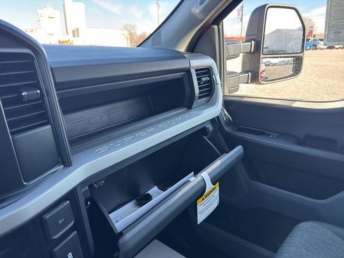 New 2026 Ford F350 XL w/ XL Chrome Package image 32