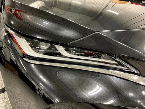 Used 2021 Toyota Venza XLE w/ Softex Package AWD/4WD image 31