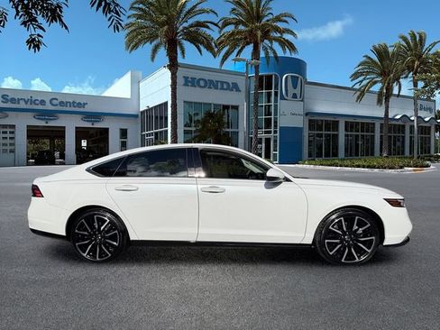 Used 2025 Honda Accord Touring image 9