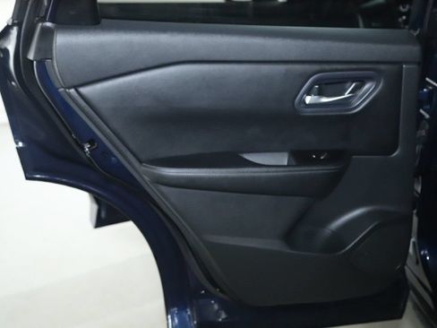 Used 2024 Nissan Rogue SV FWD image 13