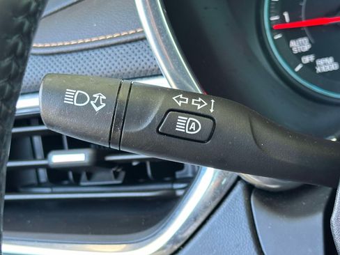 Used 2021 Chevrolet Equinox Premier AWD/4WD image 24