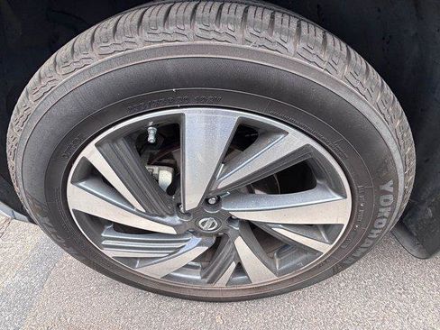 Used 2016 Nissan Murano Platinum w/ Platinum Technology Package FWD image 6