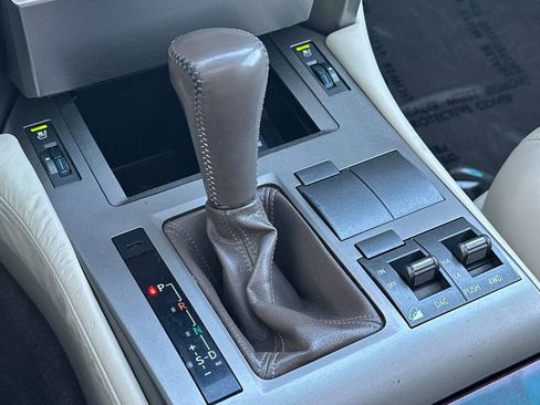 Used 2010 Lexus GX 460 image 24