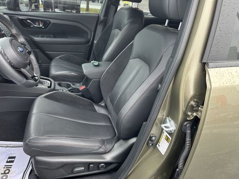Used 2025 Subaru Forester Touring AWD/4WD image 18