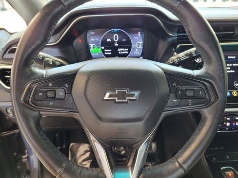 Used 2023 Chevrolet Bolt LT w/ Infotainment Package FWD image 30