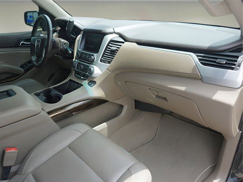 Used 2019 GMC Yukon XL SLT image 12
