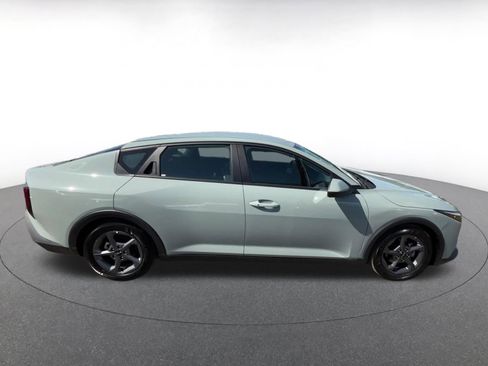 Used 2025 Kia K4 FWD image 16