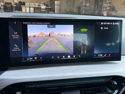 Used 2025 BMW 330i Sedan image 11