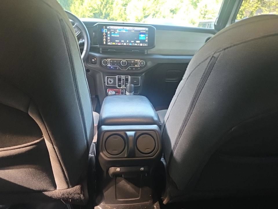 Used 2024 Jeep Wrangler Unlimited AWD/4WD image 15
