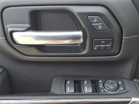 Certified 2022 Chevrolet Silverado 2500 LTZ w/ LTZ Premium Package image 21