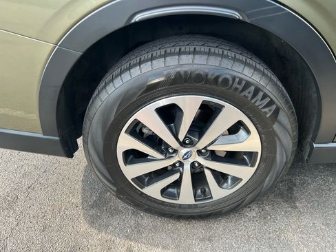 Used 2022 Subaru Outback Premium AWD/4WD image 5