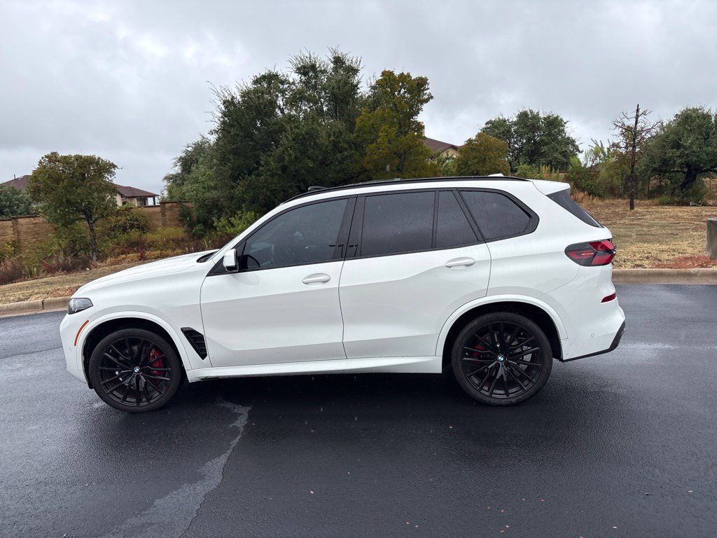 Used 2024 BMW X5 sDrive40i w/ M Sport Package RWD image 2