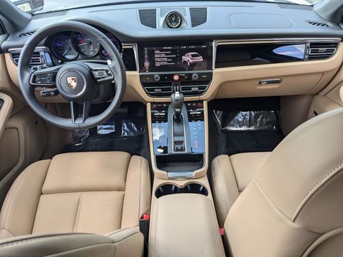 Used 2025 Porsche Macan AWD/4WD image 23