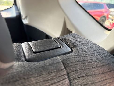 Used 2021 Nissan Rogue SV FWD image 20