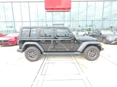 Used 2024 Jeep Wrangler Sport S image 4