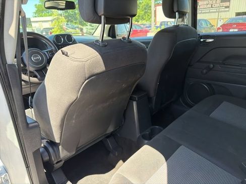 Used 2014 Jeep Compass Sport FWD image 16