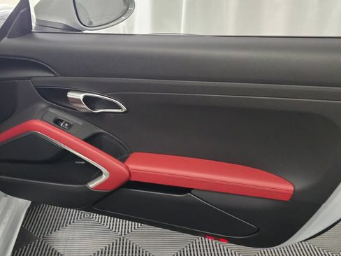 Certified 2025 Porsche 718 Boxster S RWD image 22