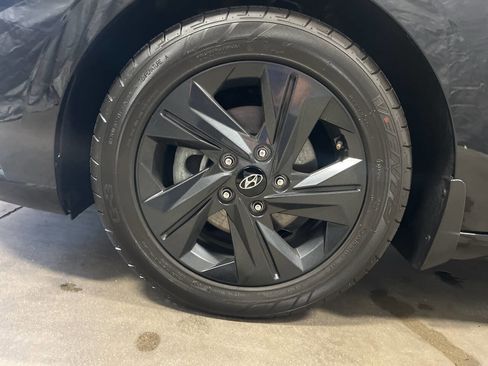 Used 2023 Hyundai Elantra SEL image 9