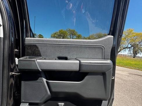 Used 2021 Ford F150 Lariat w/ Trailer Tow Package image 16