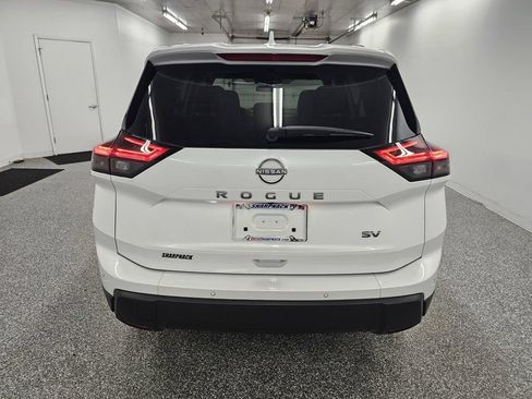 Used 2024 Nissan Rogue SV w/ SV Premium Package FWD image 5