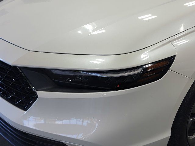 Used 2023 Honda Accord EX image 8