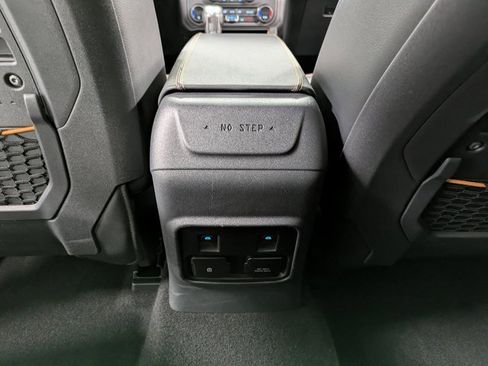Used 2024 Ford Bronco Badlands image 23