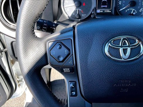 Certified 2023 Toyota Tacoma TRD Off-Road image 18