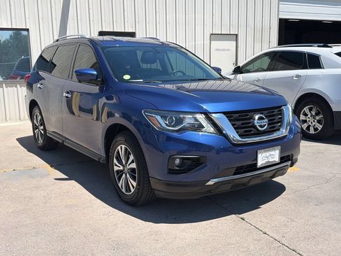 Used 2020 Nissan Pathfinder SL AWD/4WD image 3