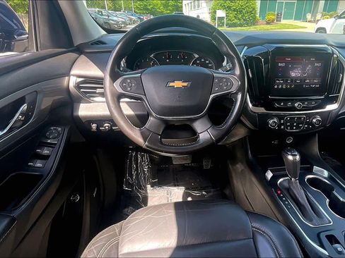 Used 2020 Chevrolet Traverse LT w/ LT Premium Package AWD/4WD image 6