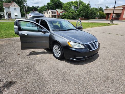 Used 2012 Chrysler 200 Touring FWD image 24
