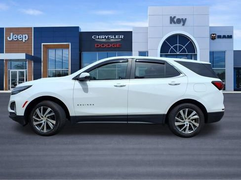Used 2023 Chevrolet Equinox LT AWD/4WD image 2