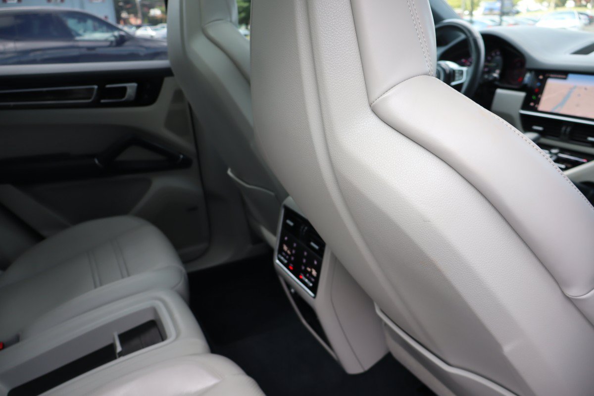 Used 2023 Porsche Cayenne Platinum Edition AWD/4WD image 25