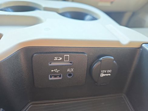 Used 2015 RAM 1500 Laramie w/ Convenience Group image 21