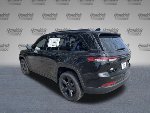 New 2025 Jeep Grand Cherokee Limited w/ Black Appearance Package image 6