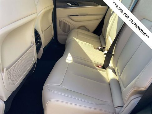 New 2025 Jeep Grand Cherokee Limited image 11