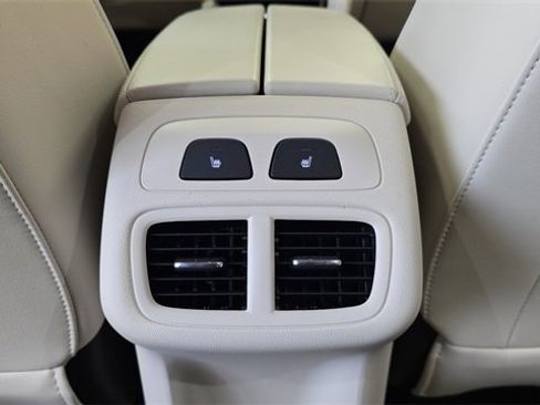 Used 2023 Buick Envision Avenir image 16