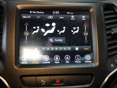 Used 2020 Jeep Cherokee Trailhawk w/ Comfort & Convenience Group image 24