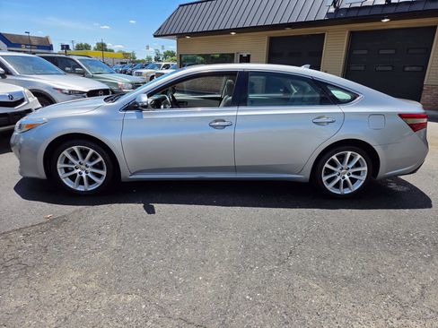 Used 2015 Toyota Avalon Limited FWD image 9