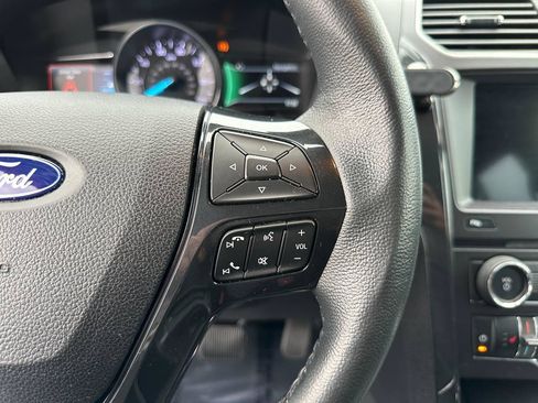 Used 2018 Ford Explorer XLT w/ Equipment Group 202A FWD image 48