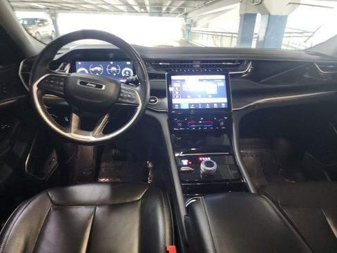 Used 2022 Jeep Grand Cherokee L Limited image 5