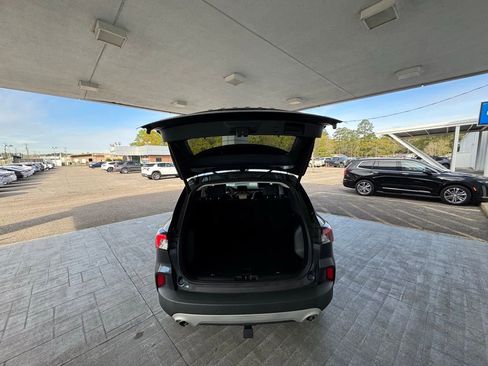 Used 2022 Ford Escape Titanium FWD image 8